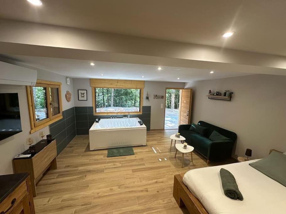 Jacuzzi En Foret L'Esperou Экстерьер фото