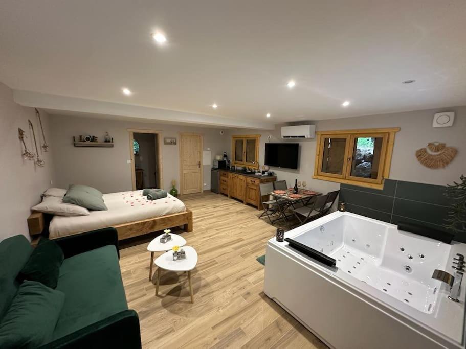 Jacuzzi En Foret L'Esperou Экстерьер фото