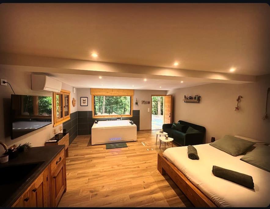 Jacuzzi En Foret L'Esperou Экстерьер фото